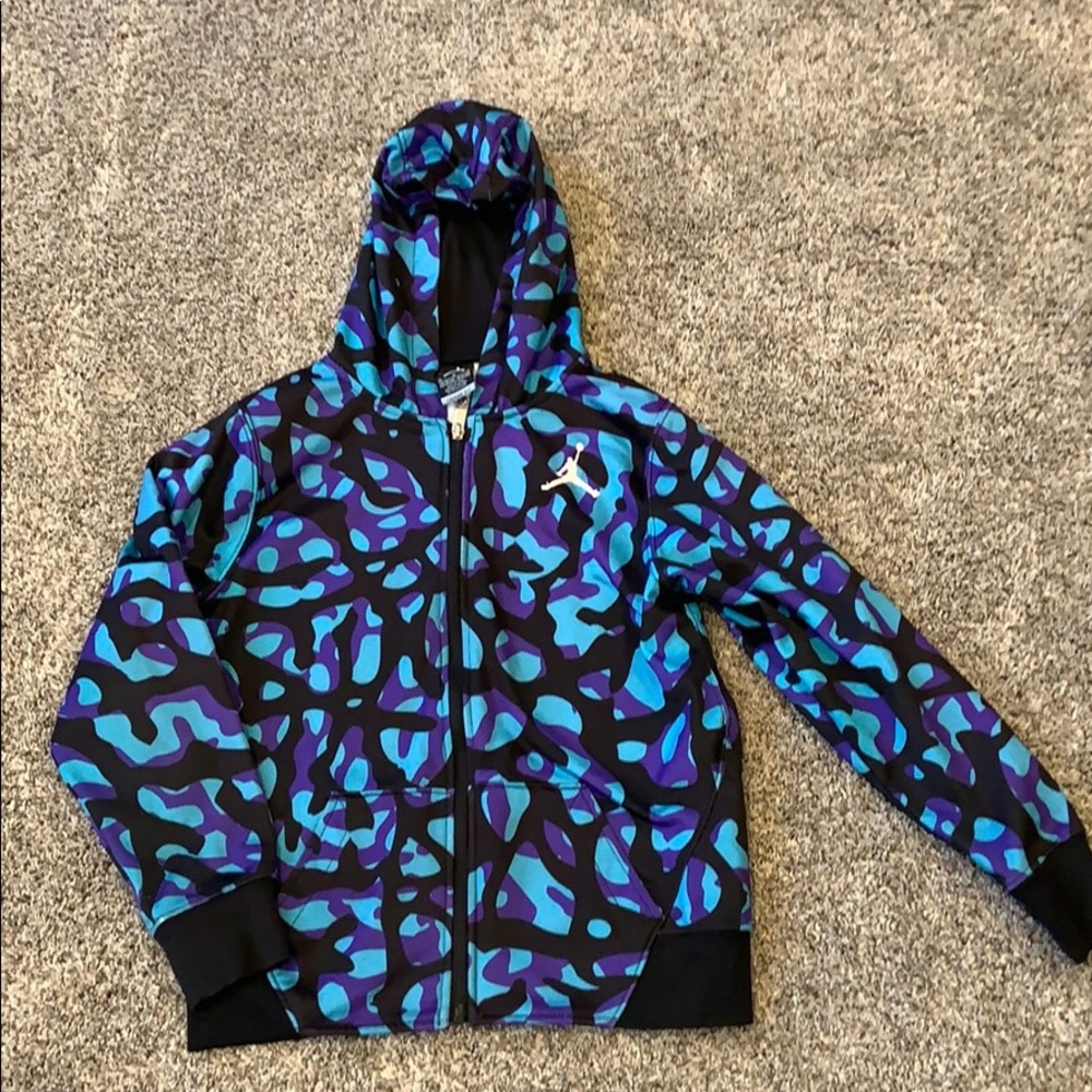 YOUTh Air Jordan zip-up Hoodie-Size M (10-12)